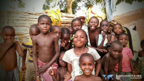 enfants souriants village Niger