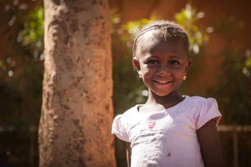 portrait petite fille souriante Niger