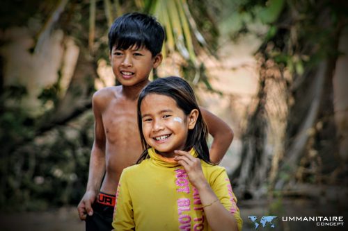 portrait enfants asiatiques souriants